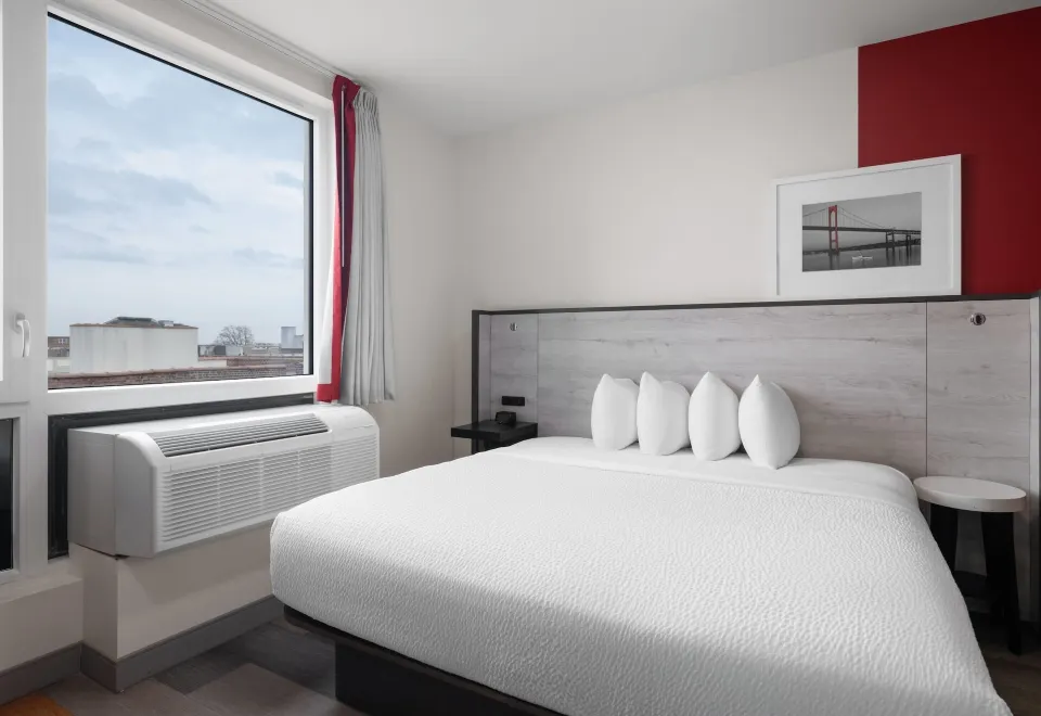 Ramada-by-Wyndham-Brooklyn-Near-Flatbush1